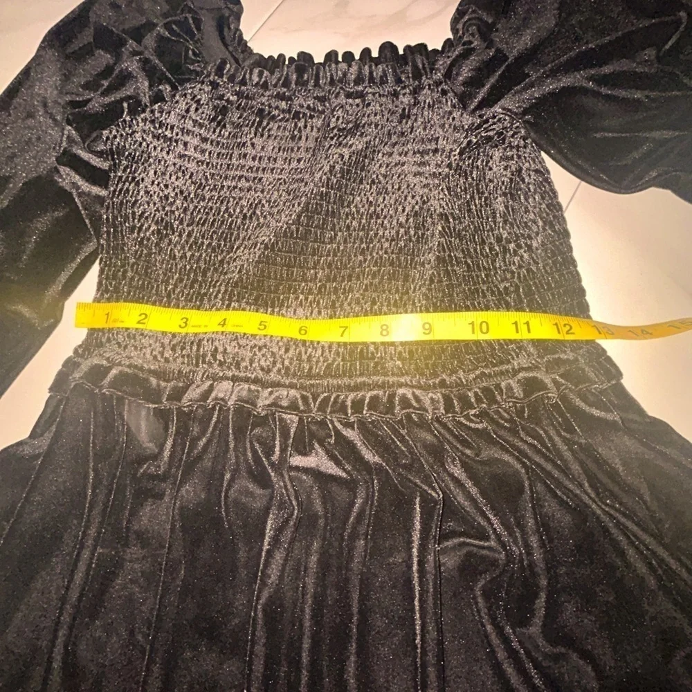 1.STATE Women's Velvet Dress Smocked Bodice Long Sleeve Size Medium Black short